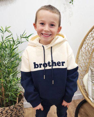 Sweat à capuche enfant beige et bleu marine Brother