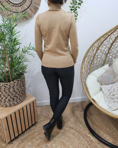 Pull femme fin camel col roulé pailleté lurex
