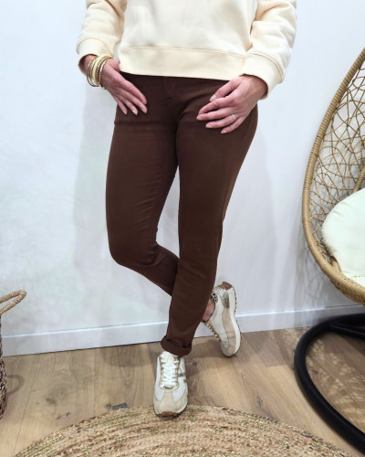 Pantalon femme marron slim coupe confort push up