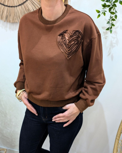 Sweat femme marron coeur relief satiné