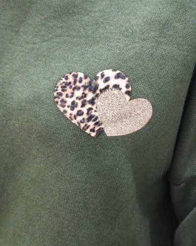 Pull femme oversize double coeur léopard paillettes