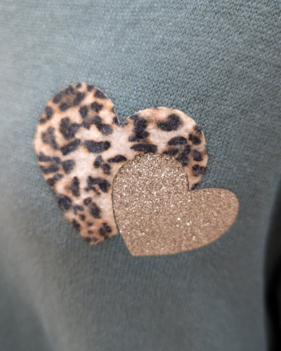 Pull femme oversize double coeur léopard paillettes