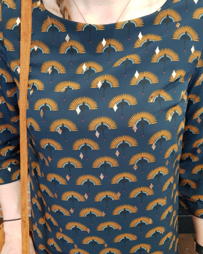 Robe droite marine motifs camels et losanges cuivrés