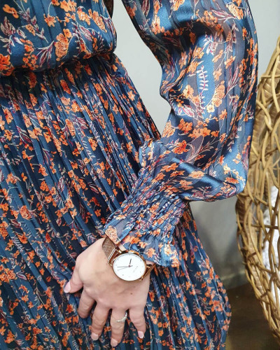 Robe plissée à volants bleu canard à fleurs orangées