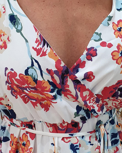 Robe longue blanche imprimé floral rouge orange et bleu