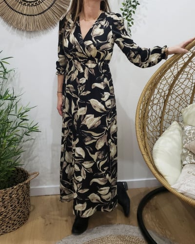Robe beige et noir store