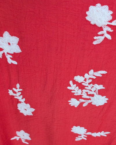 Robe longue femme rouge broderies fleuries beiges