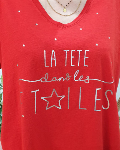 T-Shirt oversize rouge la tête dans les étoiles