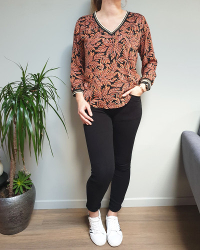 Blouse noire feuillages rouilles col et poignets rayés