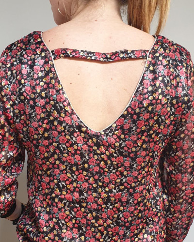 Blouse noire petites fleurs liberty rouges et jaunes