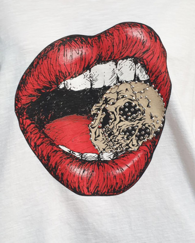 T-Shirt oversize blanc bouche rouge crâne à strass