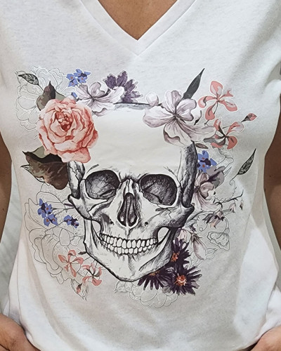 T-shirt blanc tête de mort fleurie rose parme