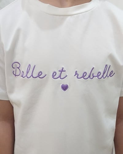 T-Shirt enfant écru broderie belle et rebelle parme