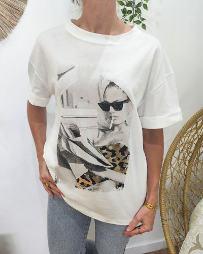 T-shirt femme blanc lectrice robe léopard dorée