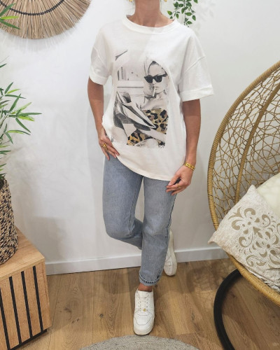 T-shirt femme blanc lectrice robe léopard dorée