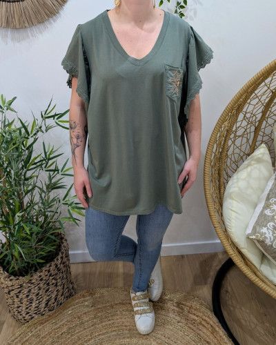 T-Shirt femme oversize manches brodées poche fleur strass