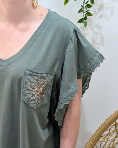 T-Shirt femme oversize manches brodées poche fleur strass