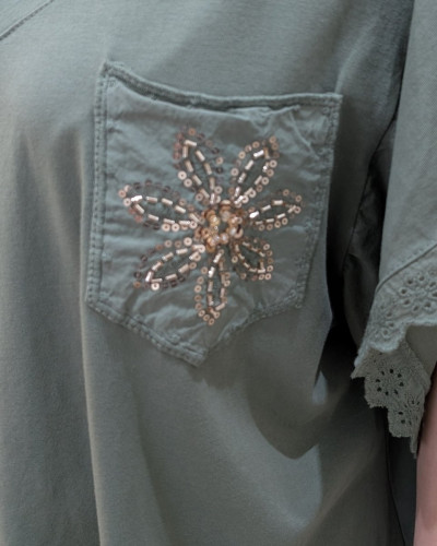 T-Shirt femme oversize manches brodées poche fleur strass