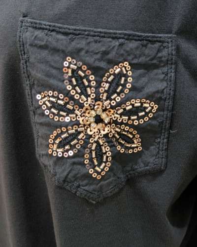 T-Shirt femme oversize manches brodées poche fleur strass