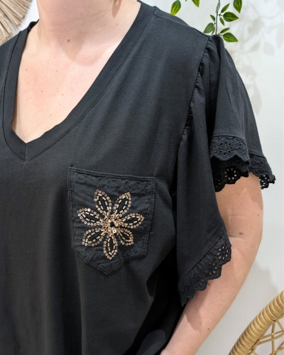T-Shirt femme oversize manches brodées poche fleur strass