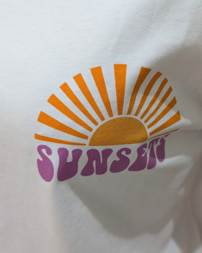 T-Shirt femme blanc forever chasing sunsets multicolore