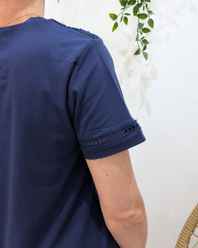 T-Shirt femme bleu marine épaules et manches ajourées Félicity