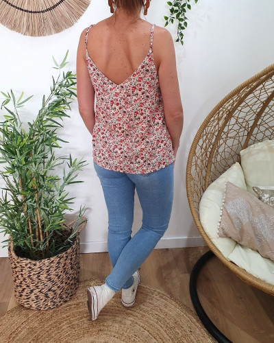 Top femme à bretelles écru petites fleurs rouges cerises et vertes