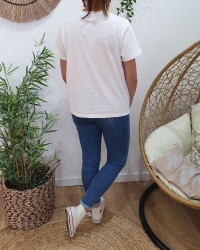 T-shirt femme blanc SMILE fleurs pastelles roses mauves bleues