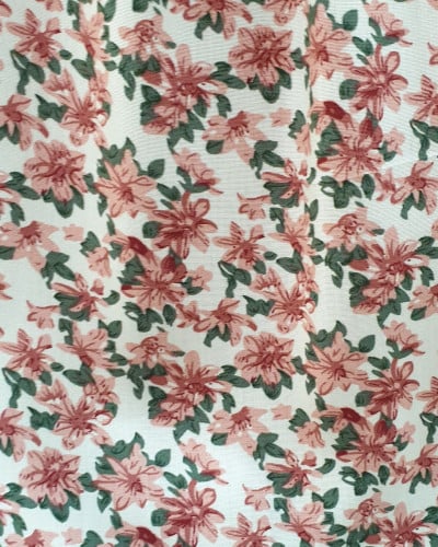 Tunique blanche à fleurs vieux rose et vertes