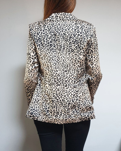 Veste tailleur beige imprimé léopard effet satiné