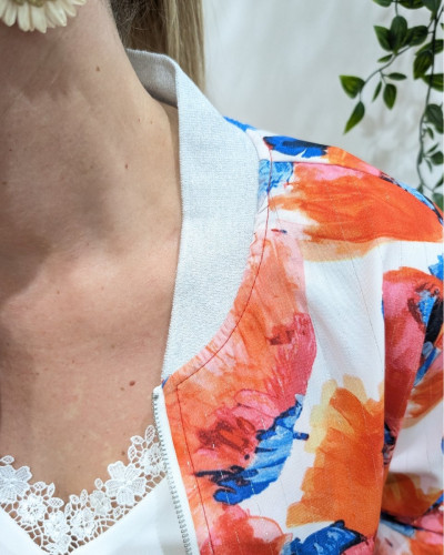 Bombers femme grosses fleurs orangées roses et bleues Rosaline