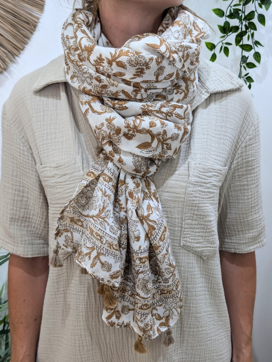 Foulard femme fleuri et pompons Ghea