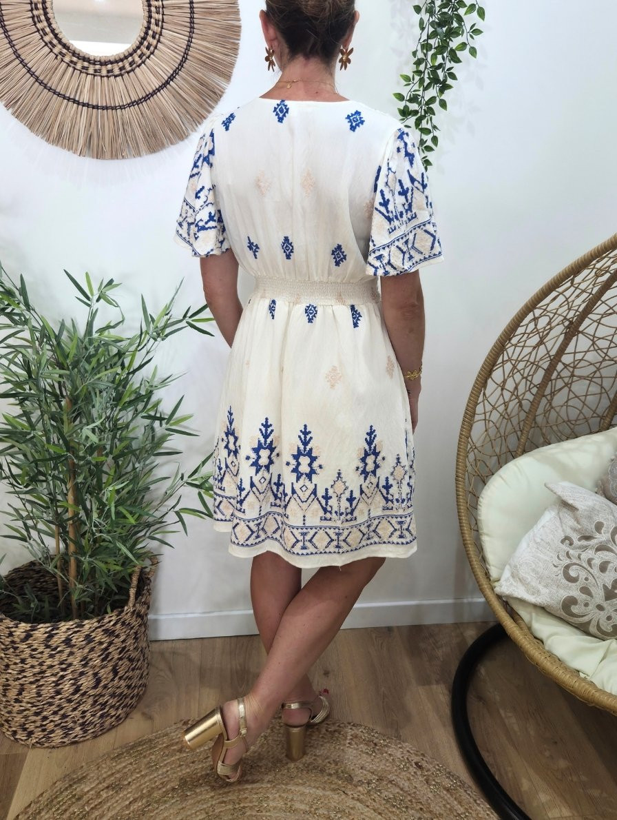  Robe courte femme écrue broderies beiges et bleues Prunelle