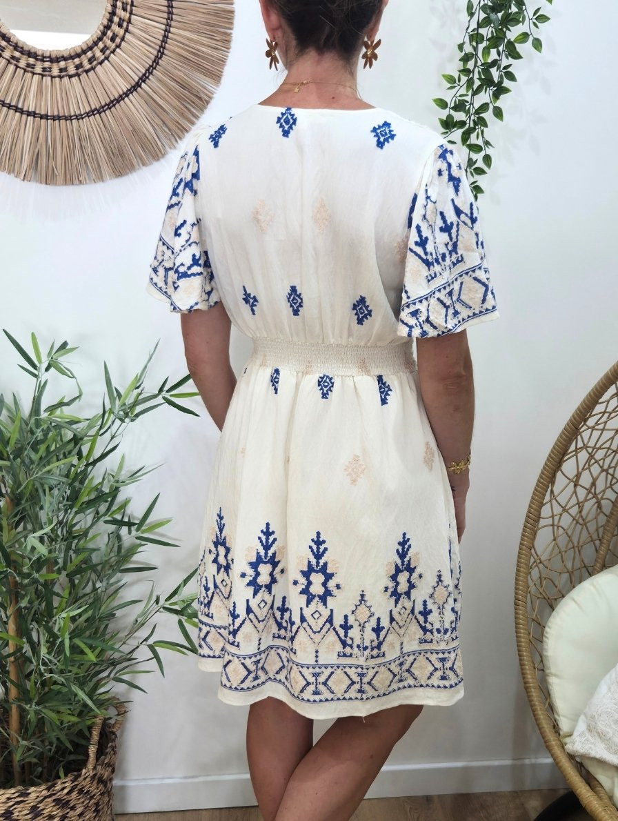  Robe courte femme écrue broderies beiges et bleues Prunelle