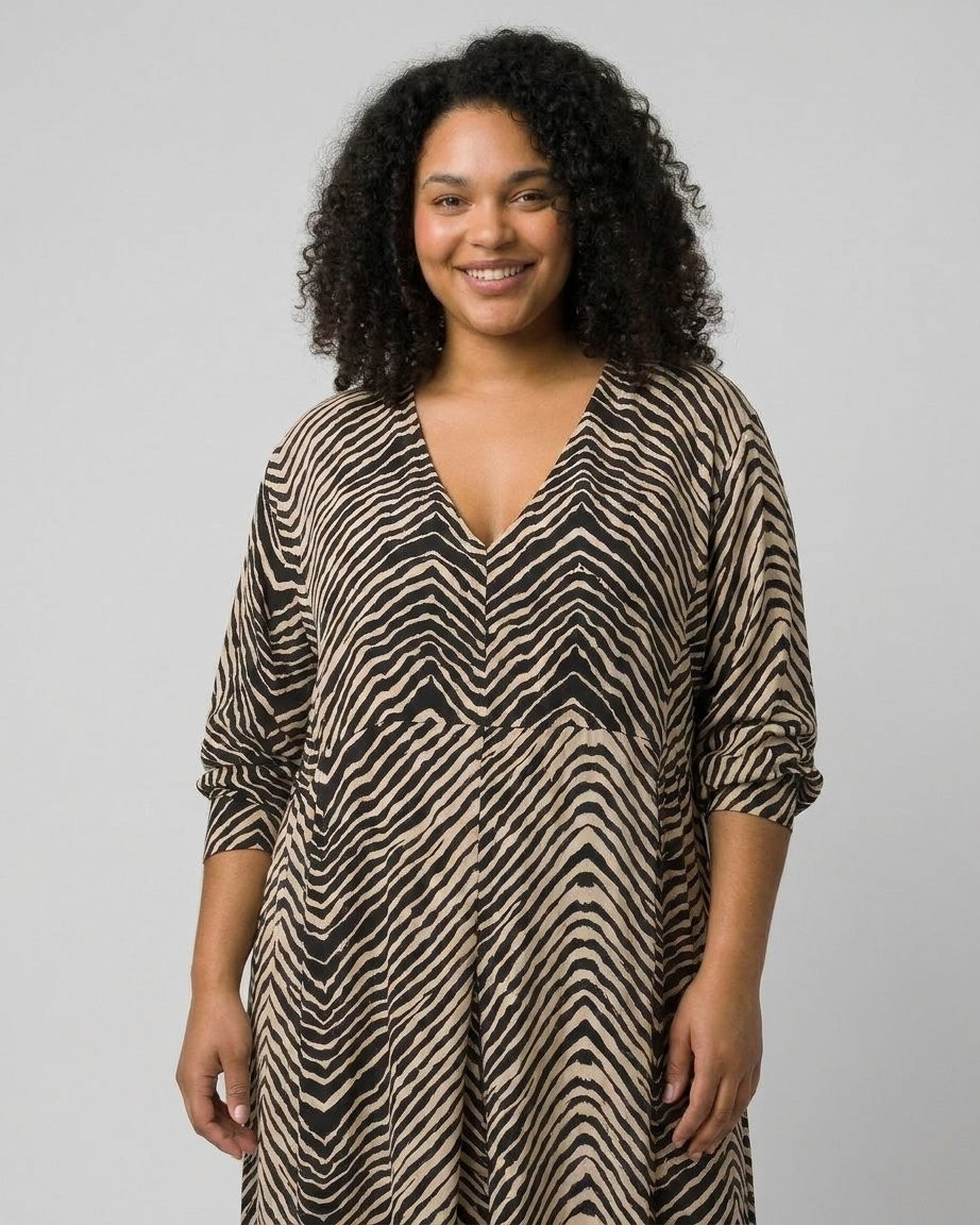 Robe longue femme oversize noire et beige zébrée