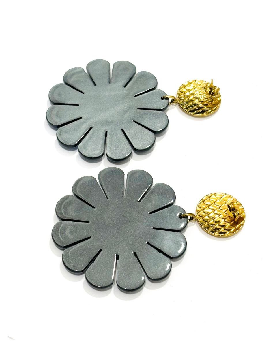 Boucles d'oreilles femme acier doré et grosses fleurs noires