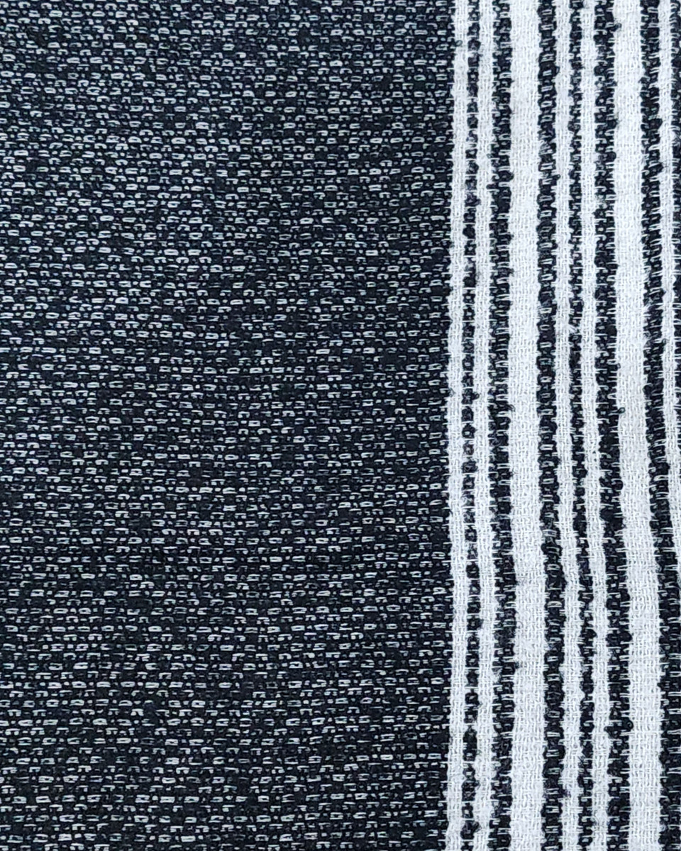 Echarpe épaisse femme noir rayures blanches