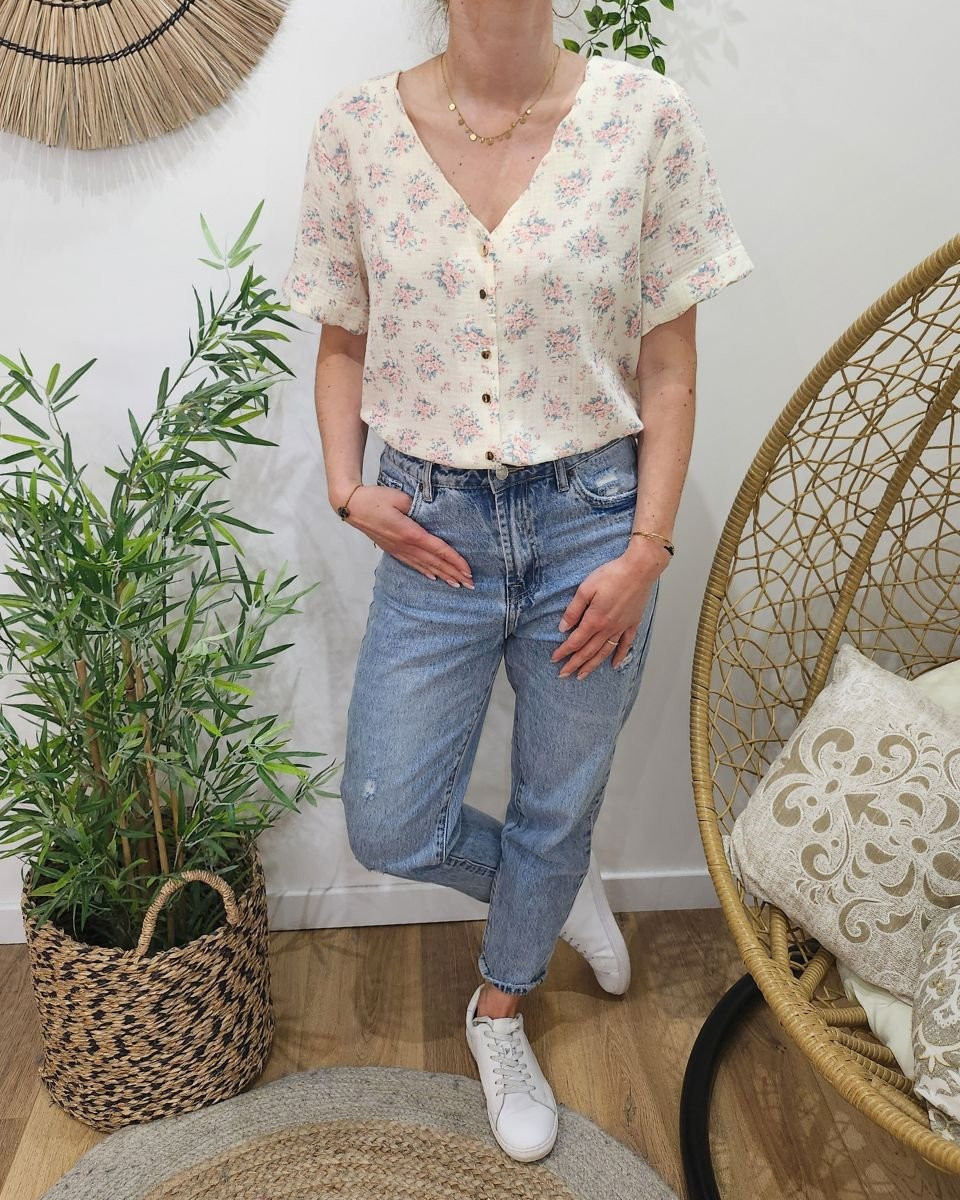 Blouse en gaze de coton écru fleurs roses