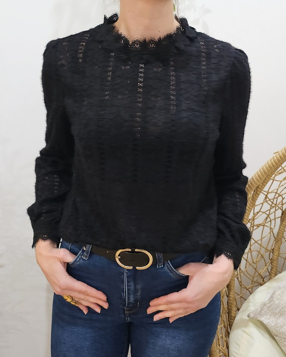 Blouse noire ajourée col brodé Jillian