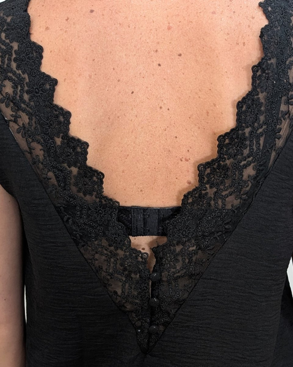 Blouse femme noire dos et manches dentelle Enya