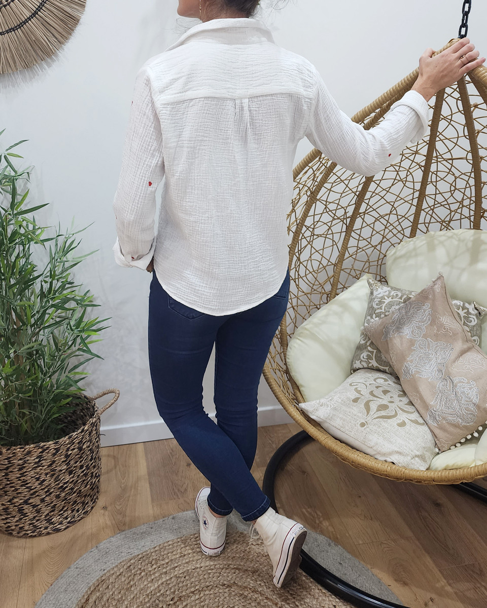 Chemise coton gaze blanche coeurs rouges