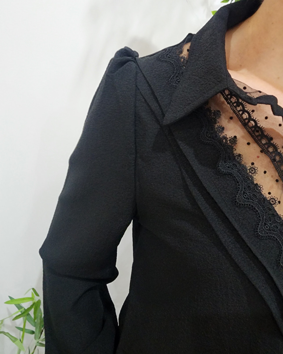 Chemisier femme noir col ajouré brodé Ingrid
