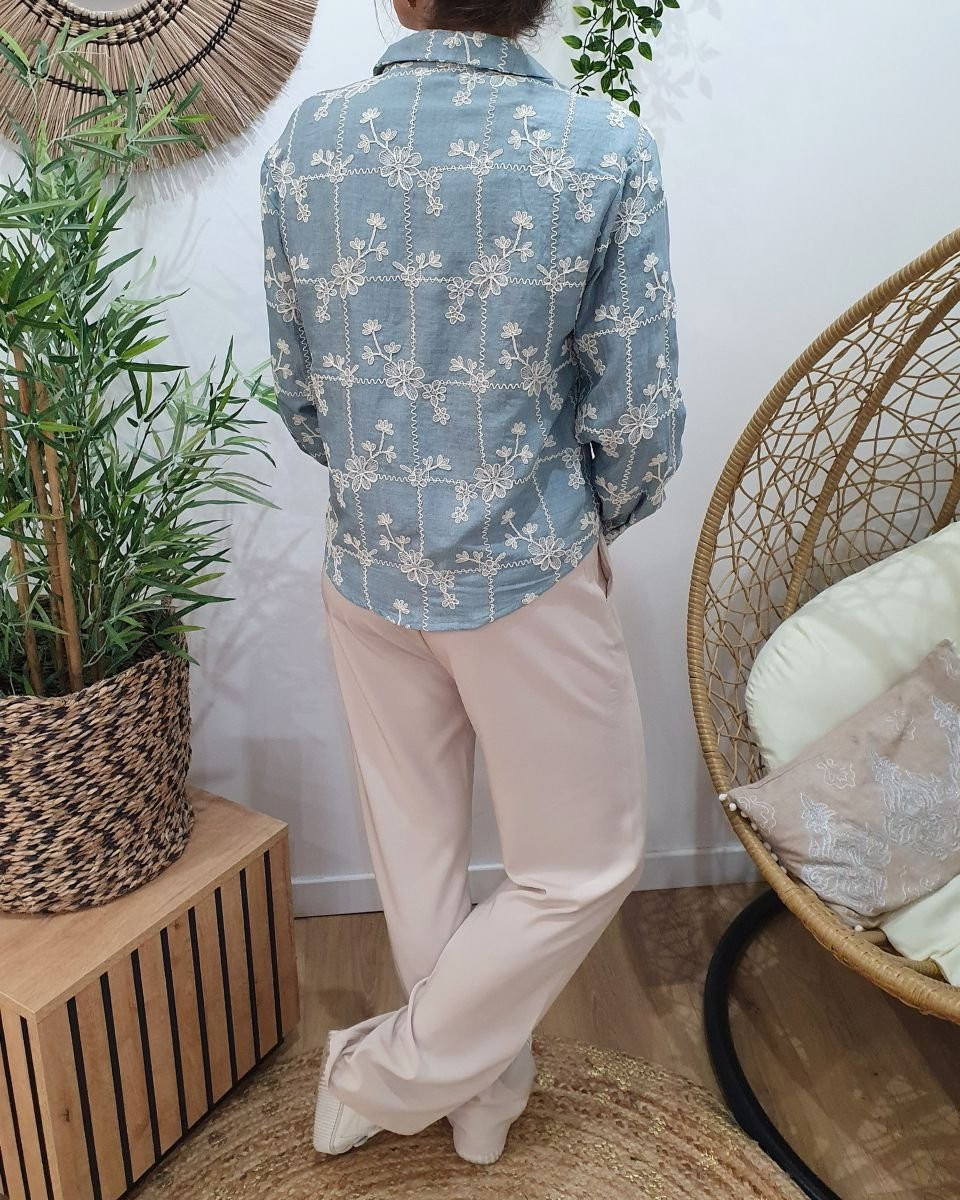 Chemisier femme bleu jean à carreaux fleuris brodés beiges