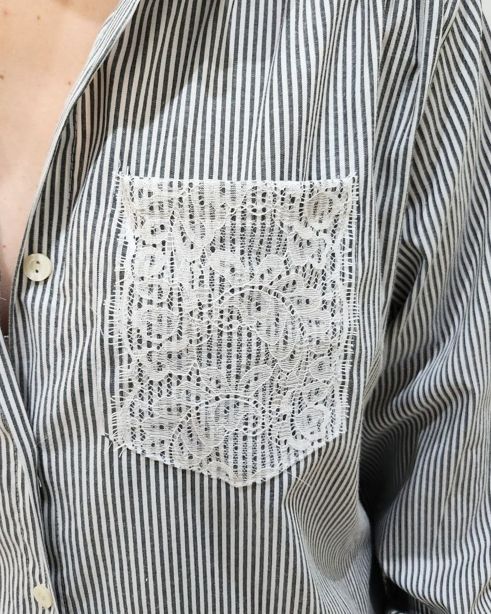 Chemisier femme à rayures poche dentelle