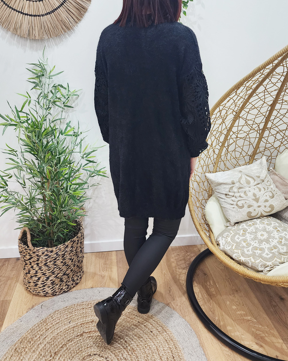 Gilet femme noir manches brodées Malya