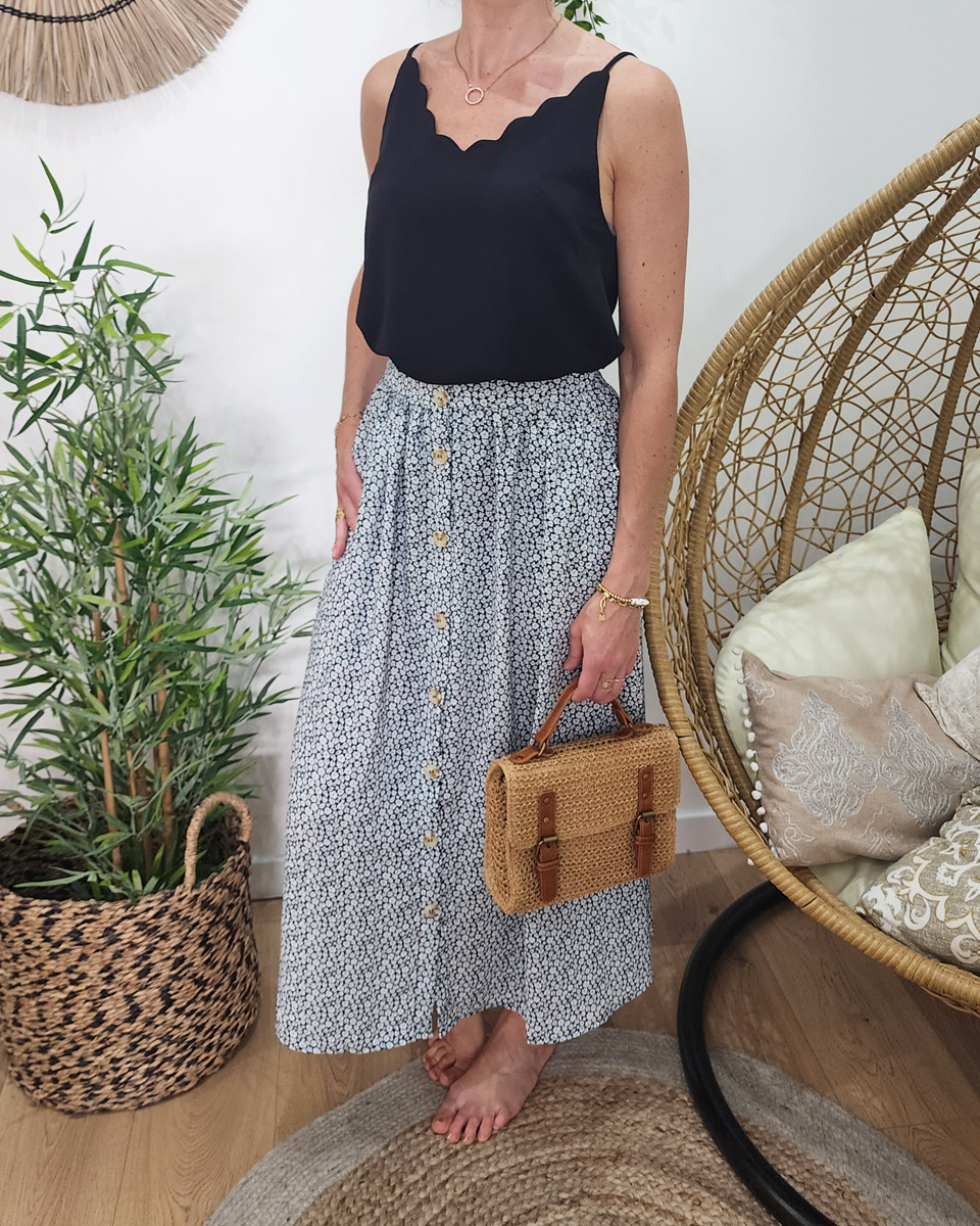 Jupe femme mi-longue boutonnée noire petites fleurs blanches