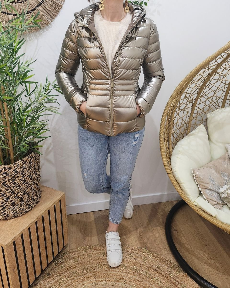 Doudoune fine dorée à capuche 