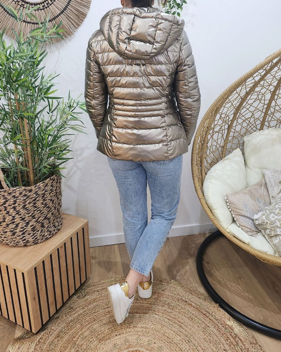 Doudoune fine dorée à capuche 