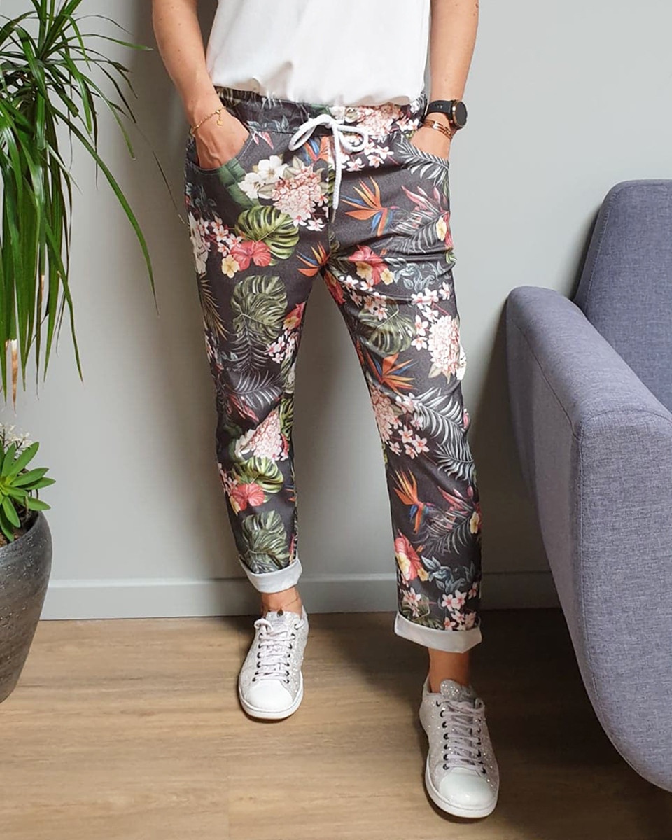 Pantalon fluide noir feuillages et fleurs exotiques multicolores
