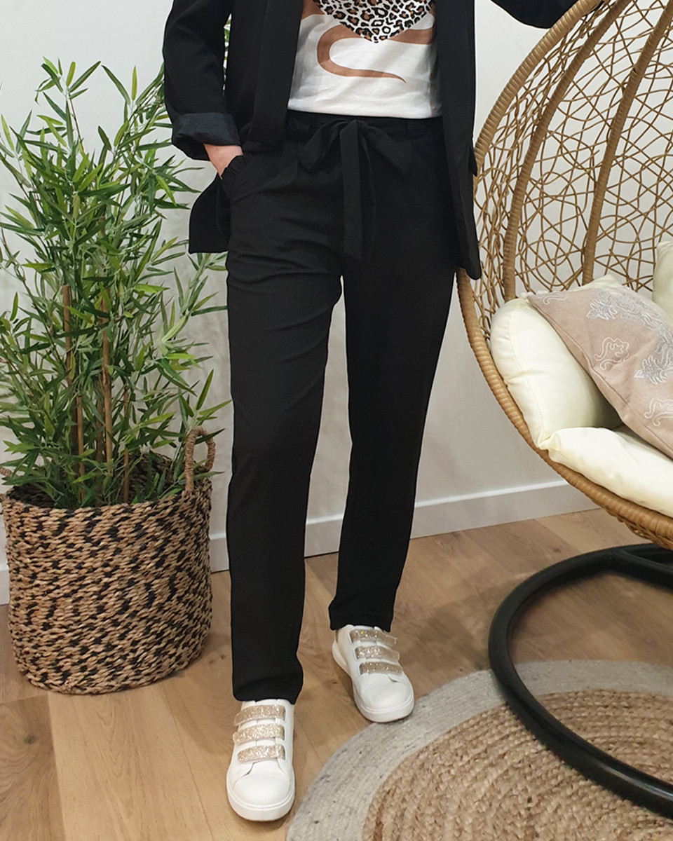 Pantalon femme fluide paper bag noir poches à volants